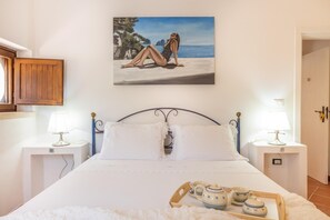 3 bedrooms, iron/ironing board, travel crib, free WiFi