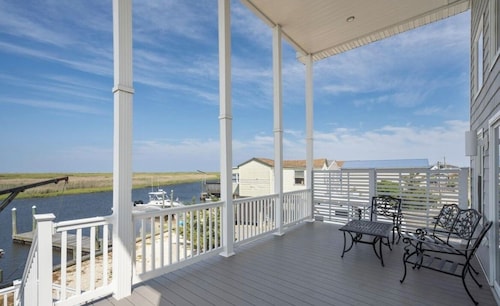 Serenity at the Shore - on the water & close to Long Beach Island