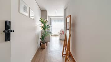 ห้องเบสิก | โต๊ะทำงาน, พื้นที่ทำงานแบบใช้แล็ปท็อป, Wi-Fi ฟรี, ผ้าปูที่นอน