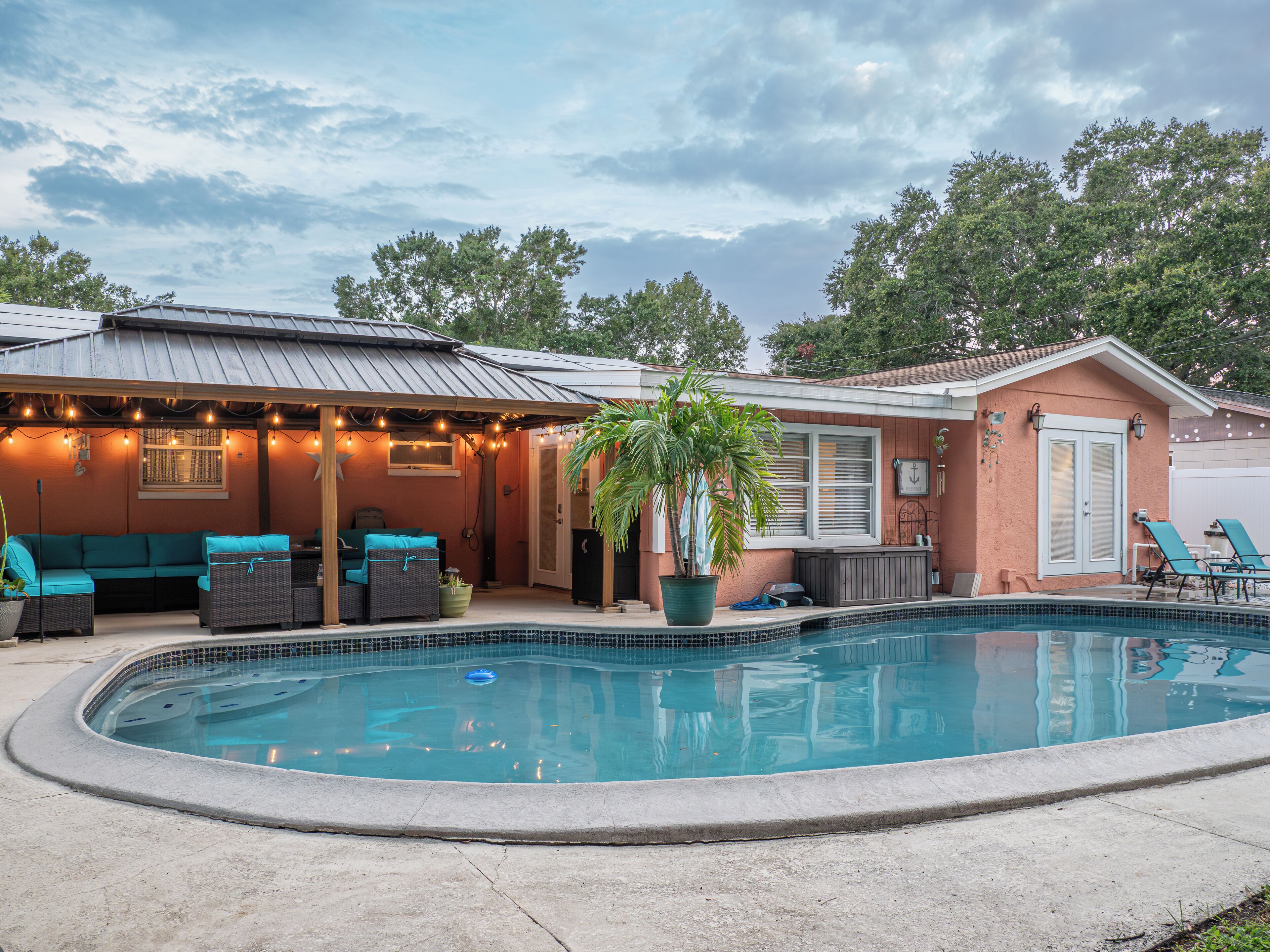 NEW in Pinellas Park! Cozy pool home minutes to beaches! NO cleaning fee!