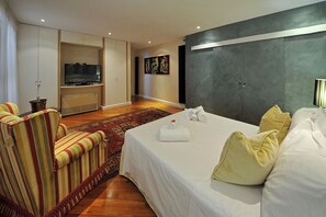 Deluxe Suite | Memory-foam beds, individually furnished, blackout curtains, free WiFi - Casa di Giò (Lanuvio)