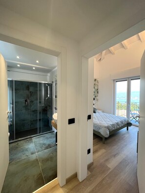 3 chambres, bureau, accès Internet