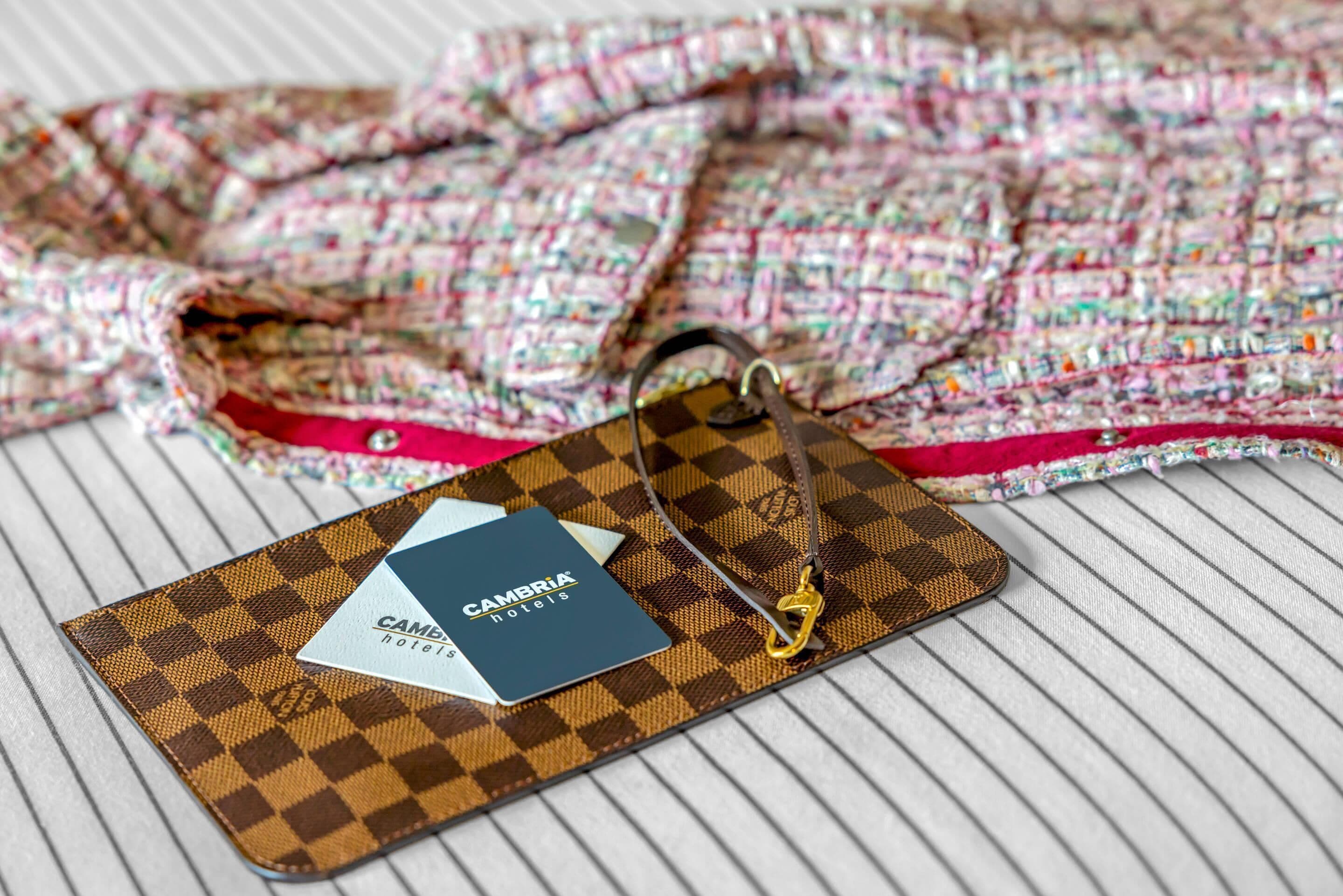 1 bedroom, premium bedding, desk, laptop workspace