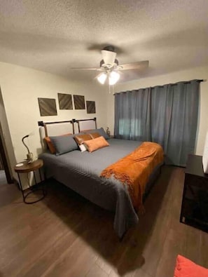 3 chambres, fer et planche à repasser, Wi-Fi gratuit, draps fournis