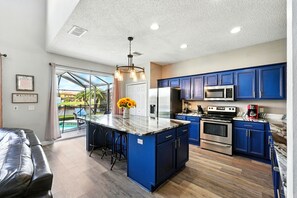 Fridge, microwave, oven, stovetop - Wonderful Terra Verde Orlando Vacation Home (Kissimmee)