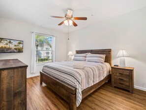 3 soverom, strykejern/-brett, wi-fi og sengetøy