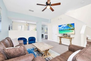 TV, offices - Wonderful Lake View Vacation Getaway (Davenport)
