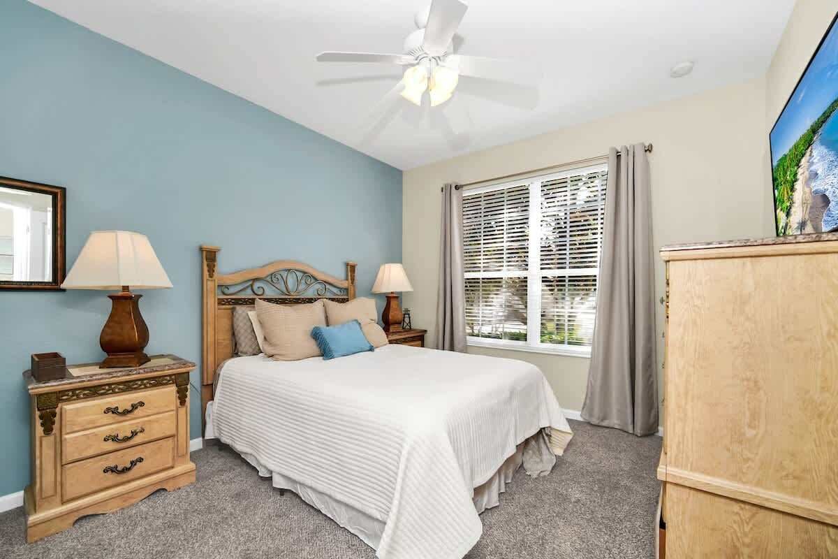 5 slaapkamers, een strijkplank/strijkijzer, wifi, beddengoed