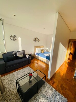 Exclusive Studio (Garden flat 2T) - Rentalist (Porto)