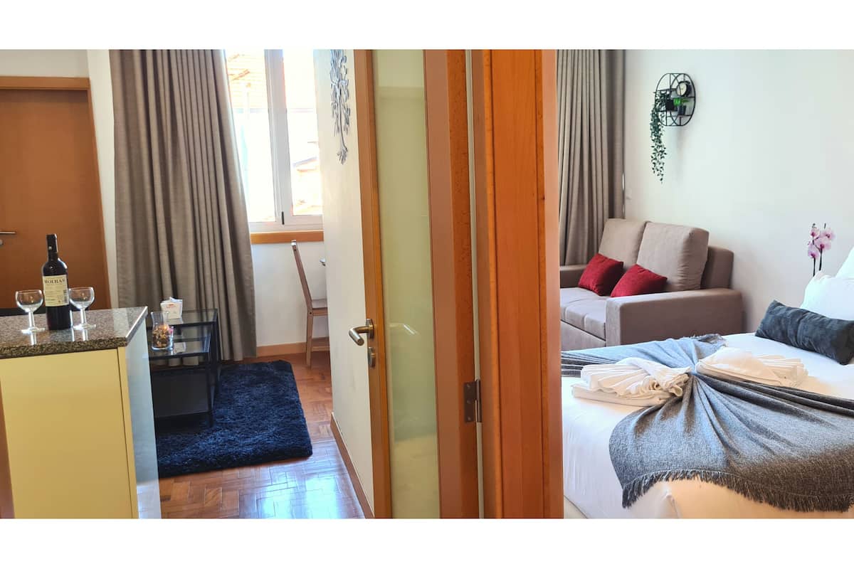 스탠다드 아파트 (Spacious flat in the center 3T) | 암막 커튼, 방음 설비, 다리미/다리미판, 무료 WiFi