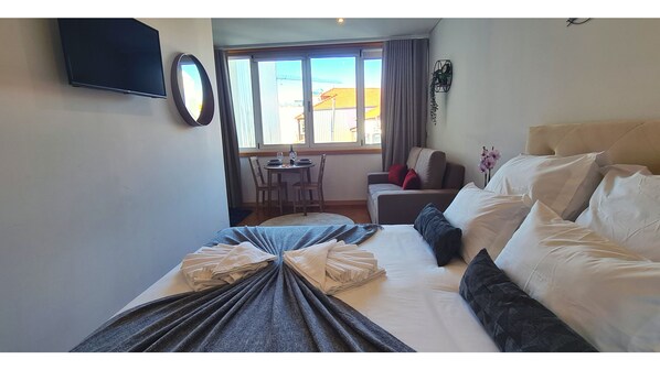 Standard Apartment (Spacious flat in the center 3T) - Rentalist (Porto)