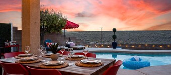 Watermelon Sunsets - Sleeps 10, Heated Pool & Spa