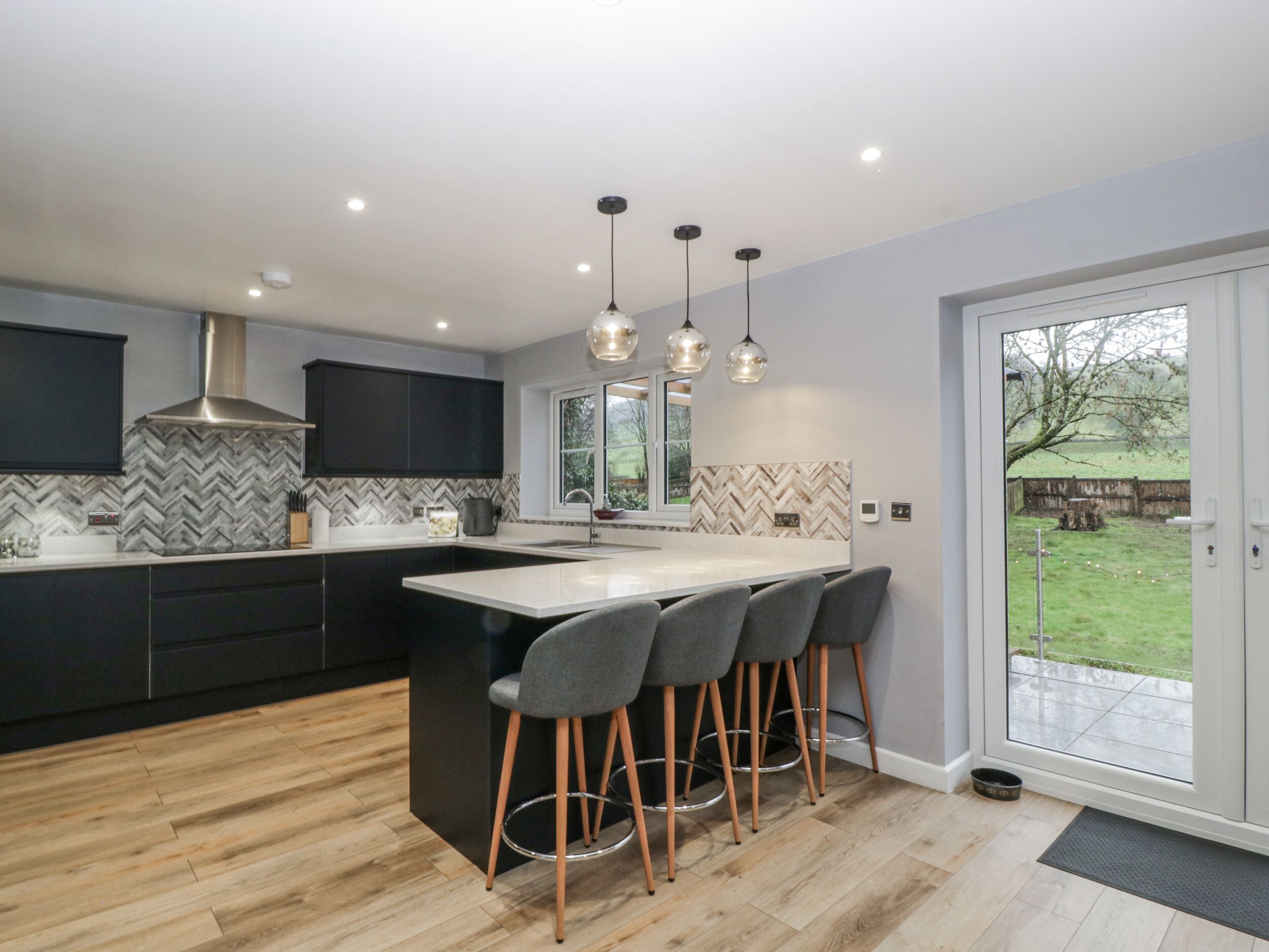 Fridge, dishwasher, electric kettle, toaster