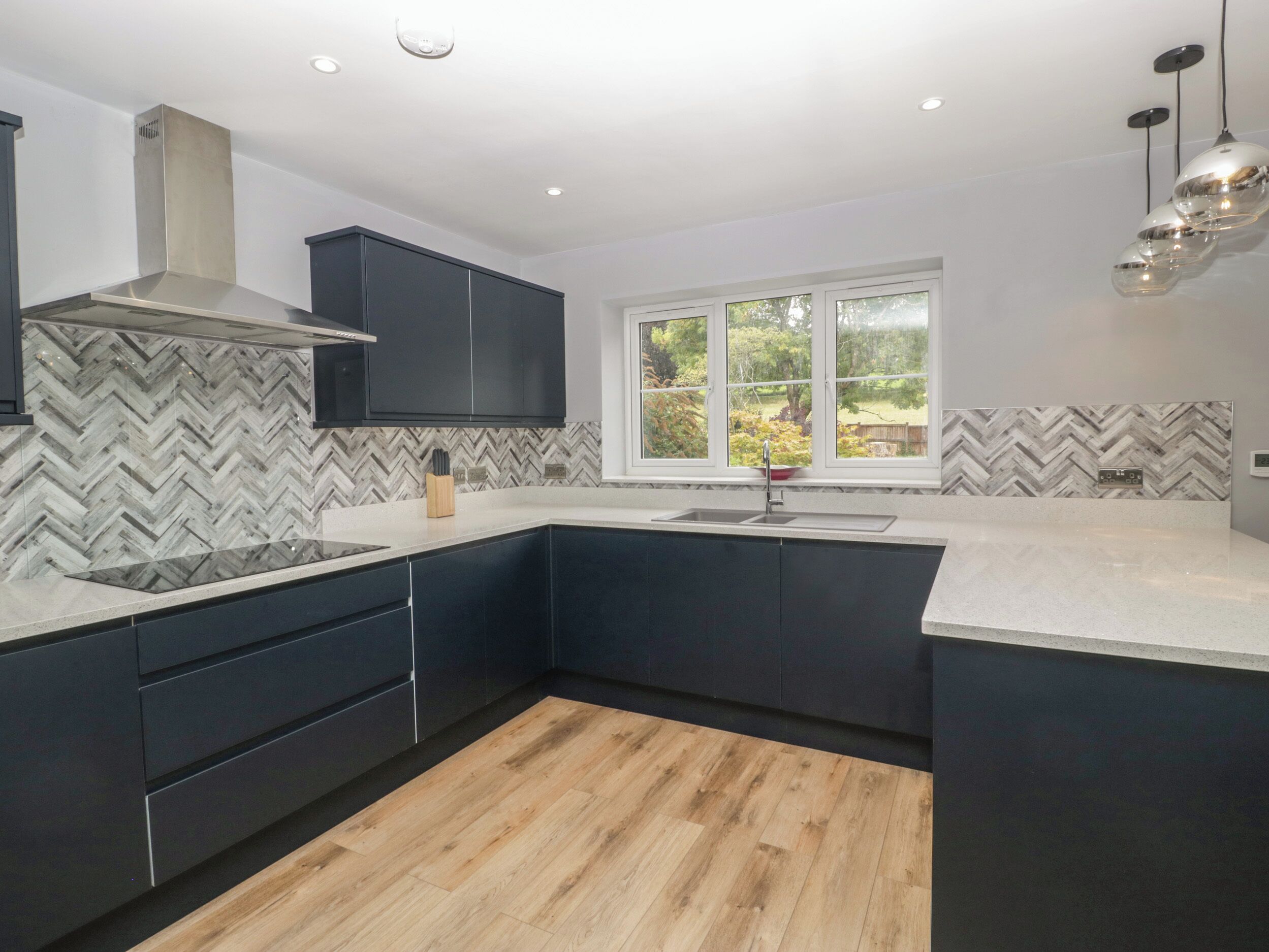 Fridge, dishwasher, electric kettle, toaster