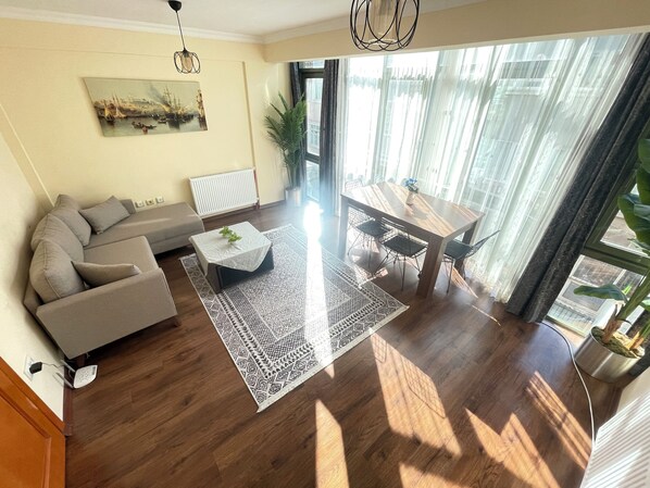 Smart TV - Apartment in Historic Uskudar (Istanbul)