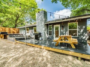 Outdoor dining - Heated Pool/Spa/Billiard Table/Shuffleboard/BBQ (Austin)