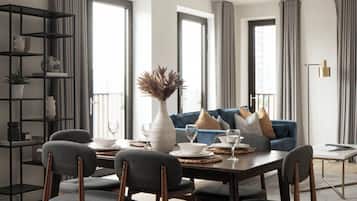 Apartamento, 2 quartos | Opções para refeição no quarto