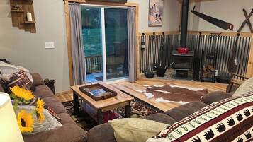 智能电视、壁炉、立体声音响