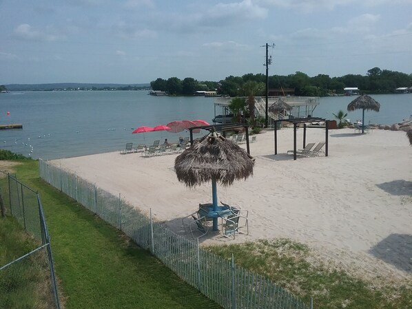 Beach - Tropical Hideaway
A GREAT GETAWAY TO HAVE FUN IN THE ☀ (Marble Falls)