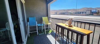 Vegas Golden Skies near strip and stadiums
