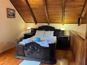 2 bedrooms, WiFi, bed sheets