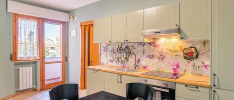 Fridge, oven, dishwasher