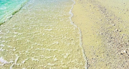 Cozy retreat, NE cape coral oasis 5 mins to restaurants and shopping plaza.