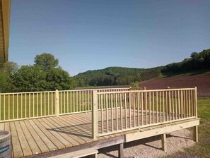 Terrace/patio - Eagle Valley Vista spacious, pet-friendly, close to parks, dark sky viewing  (La Farge)