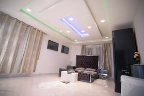 1 bedroom, iron/ironing board, travel crib, free WiFi - Spacious&Modern apartment, provides our guests with the most premium experience (Accra)