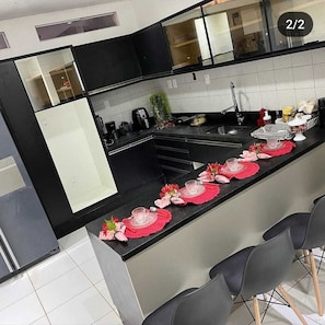 Deluxe House | Private kitchen | Fridge, microwave, oven, dishwasher