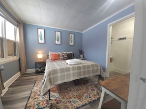 2 Schlafzimmer, Schreibtisch, Bügeleisen/Bügelbrett, kostenloses WLAN