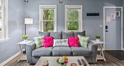 Holiday Special - Cozy farmhouse in the heart of West St. Paul.