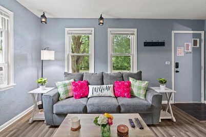 Holiday Special - Cozy farmhouse in the heart of West St. Paul.