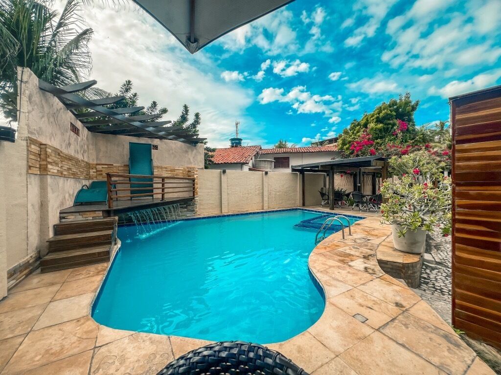 حمّام سباحة خارجي