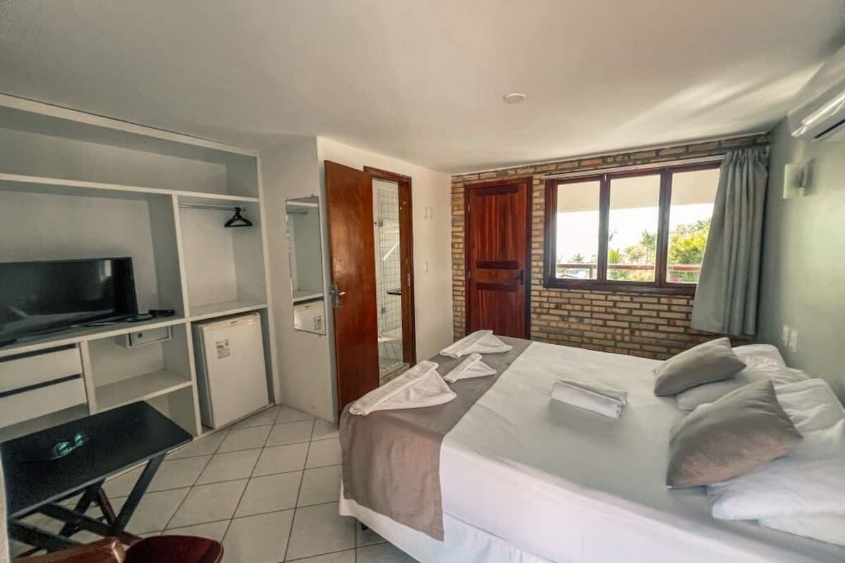 Superior Double Room | 1 bilik tidur, peti besi dalam bilik, meja, Wi-fi percuma