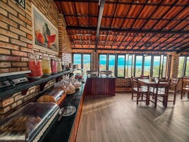 Her gün ücretsiz açık büfe kahvaltı