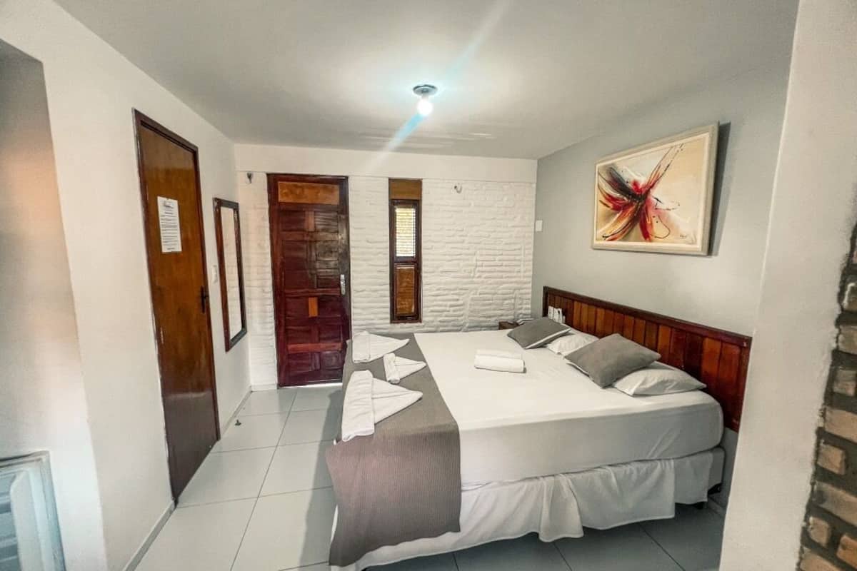 Deluxe Double Room | 1 bilik tidur, peti besi dalam bilik, meja, Wi-fi percuma