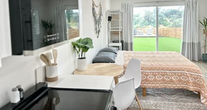 Golf course views! Your super cute hidden oasis