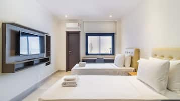 City Studio (438866) | 1 bedroom, desk, laptop workspace, free WiFi