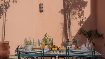 Petit déjeuner continental compris tous les jours