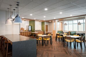 Desayuno continental incluido todos los días