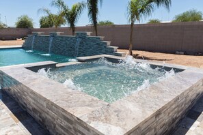 Outdoor spa tub - 30456 San Tan (San Tan Valley)