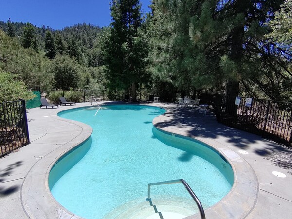 Alhatti Christian Resort - Cabazon, CA