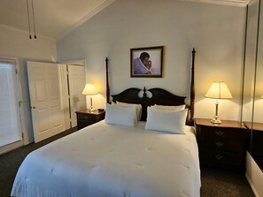 Premium Suite | Individually decorated, individually furnished, desk, laptop workspace