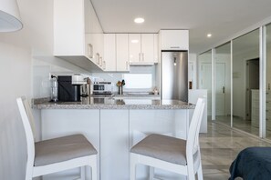 Frigorifero, microonde, forno, lavastoviglie