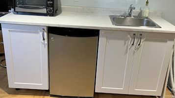 Réfrigérateur, micro-ondes, four, lave-vaisselle