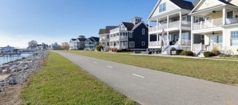 Newly renovated 2-bedroom cottage by the lake