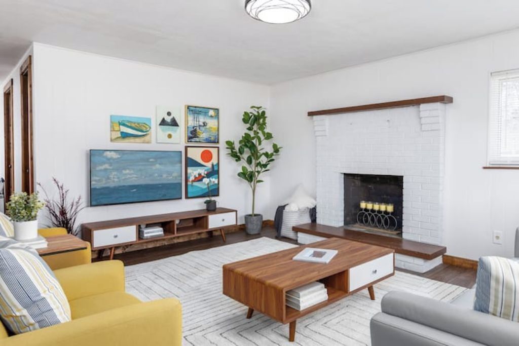 Smart TV, fireplace, books