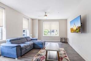 テレビ、テレビゲーム、テーブルサッカー台