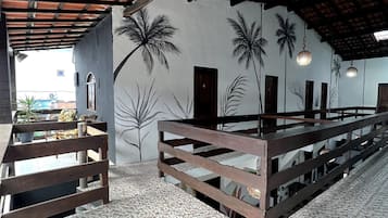Vista frontal de la propiedad